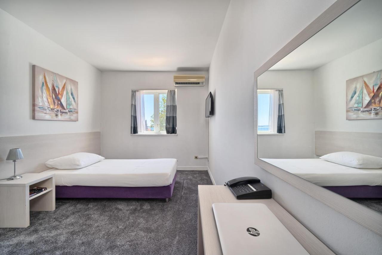 Hotel Aqua - Guest Rooms & Suites Kaštela Exteriér fotografie