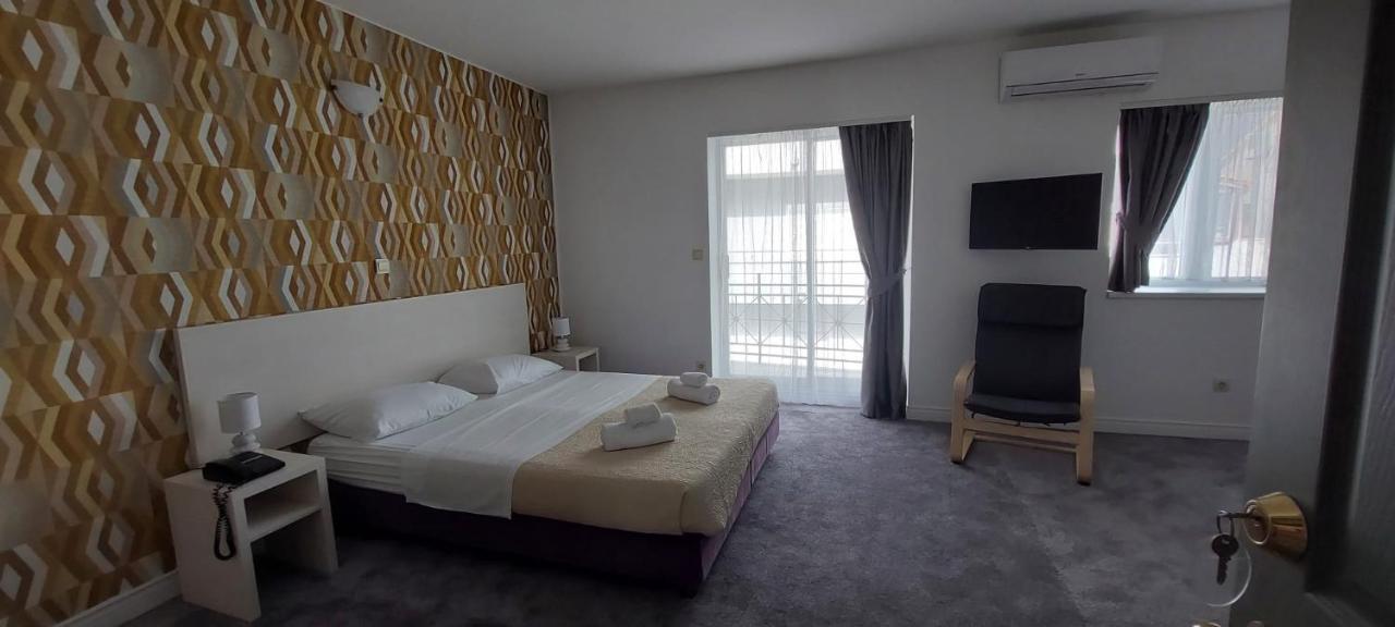 Hotel Aqua - Guest Rooms & Suites Kaštela Exteriér fotografie